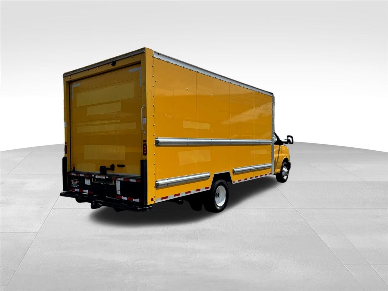 2021 Gmc Savana Cutaway 3500 photo 4