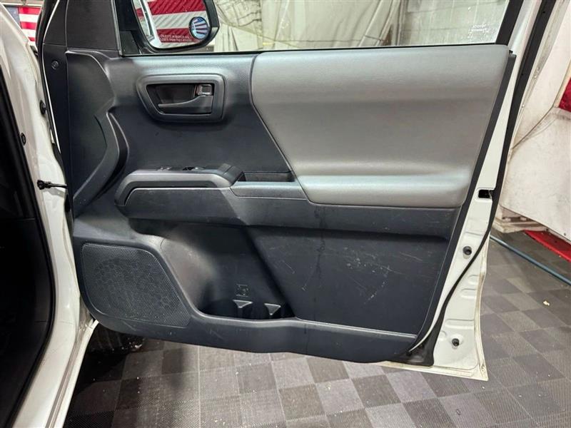 Toyota Tacoma 2WD SR5 Access Cab 6' Bed I4 AT (Natl) 2019 Toyota Tacoma 2WD SR5 Access Cab 6' Bed I4 AT (Natl) 2019