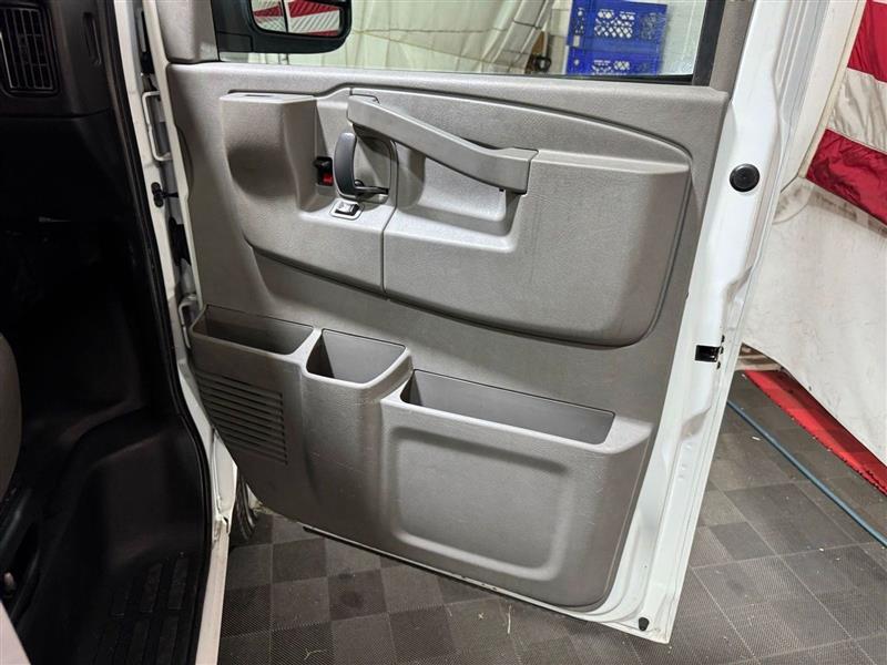 Chevrolet Express Cargo Van RWD 3500 135" 2020 Chevrolet Express Cargo Van RWD 3500 135" 2020
