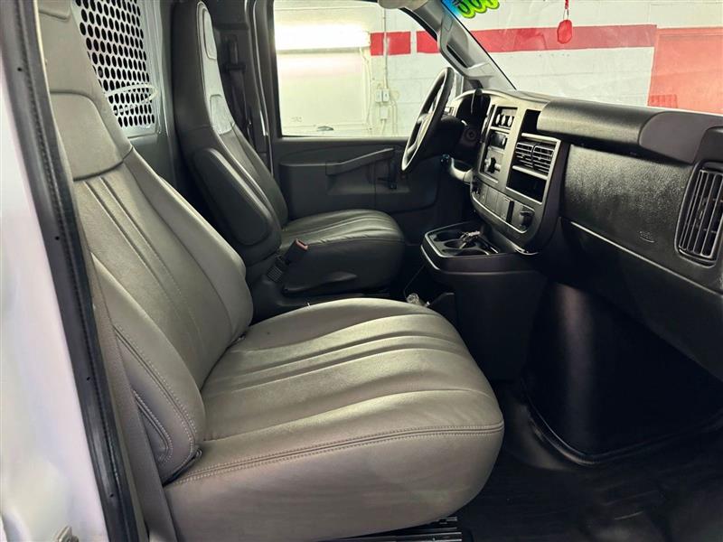Chevrolet Express Cargo Van RWD 3500 135" 2020 Chevrolet Express Cargo Van RWD 3500 135" 2020