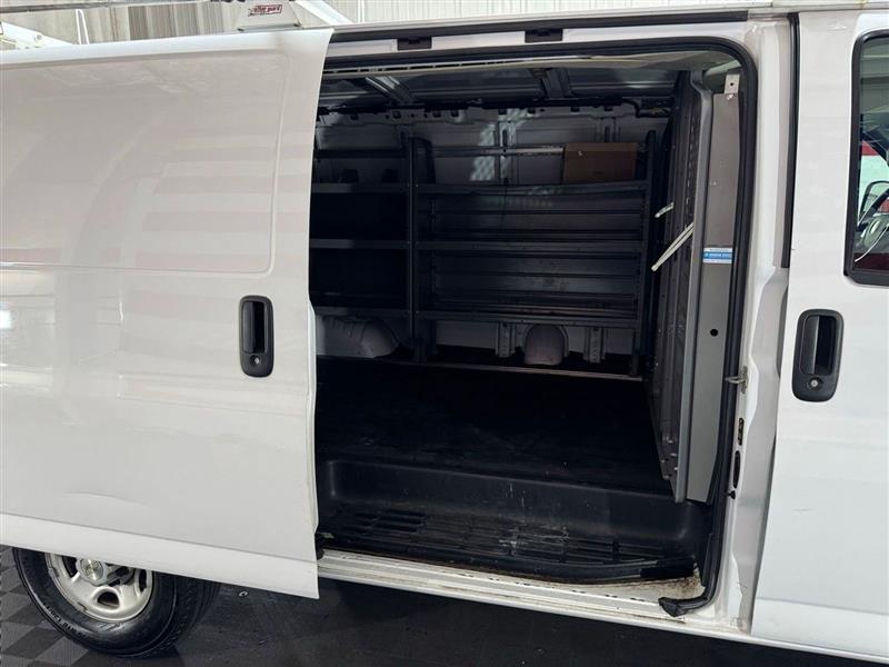 Chevrolet Express Cargo Van RWD 3500 135" 2020 Chevrolet Express Cargo Van RWD 3500 135" 2020