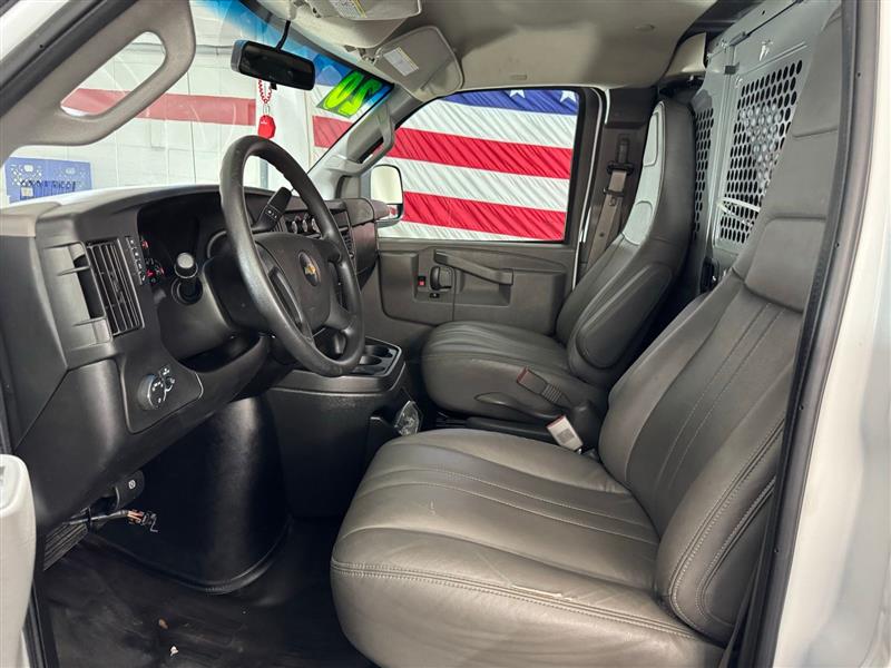 Chevrolet Express Cargo Van RWD 3500 135" 2020