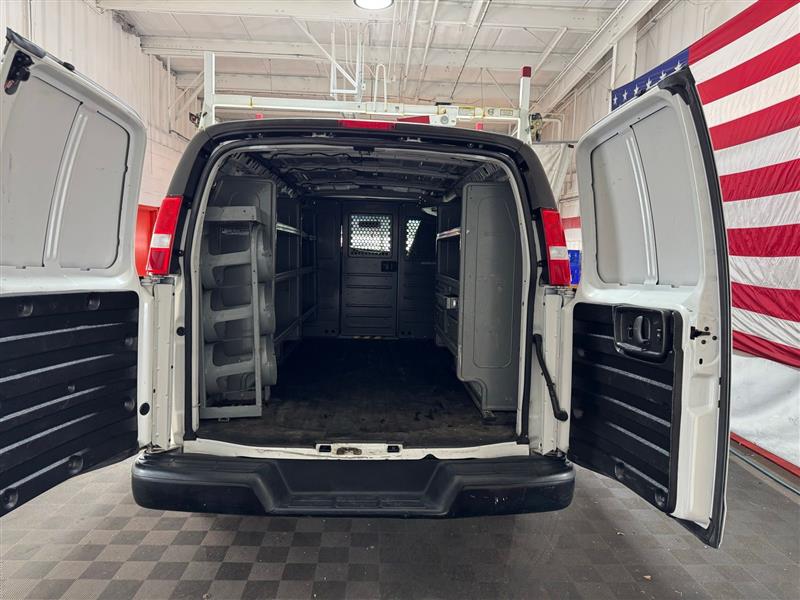 Chevrolet Express Cargo Van RWD 3500 135" 2020