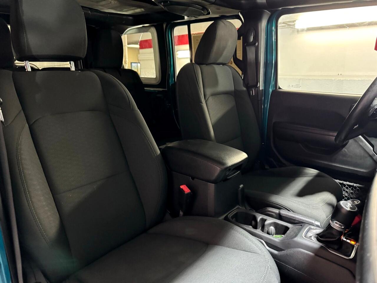 2020 Jeep Wrangler Unlimited Sport Altitude photo 23