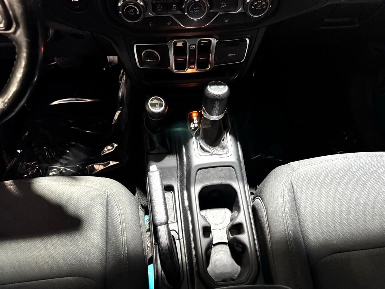 2020 Jeep Wrangler Unlimited Sport Altitude photo 29