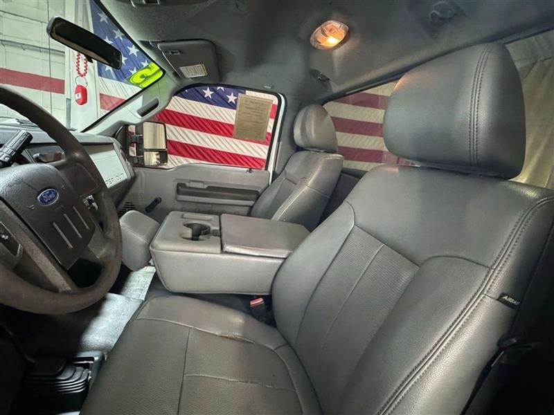 Ford Super Duty F-250 SRW 4WD Reg Cab 137" XLT 2015 Ford Super Duty F-250 SRW 4WD Reg Cab 137" XLT 2015