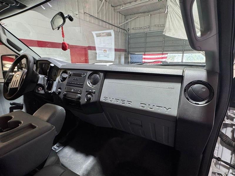 Ford Super Duty F-250 SRW 4WD Reg Cab 137" XLT 2015 Ford Super Duty F-250 SRW 4WD Reg Cab 137" XLT 2015