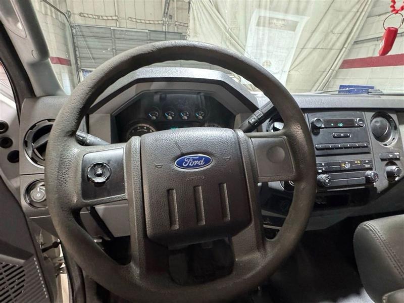 Ford Super Duty F-250 SRW 4WD Reg Cab 137" XLT 2015 Ford Super Duty F-250 SRW 4WD Reg Cab 137" XLT 2015