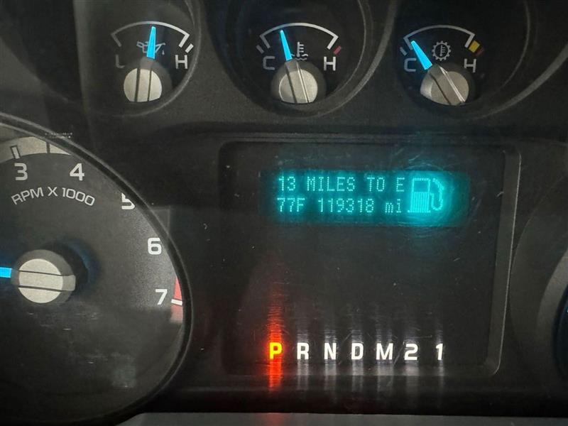 Ford Super Duty F-250 SRW 4WD Reg Cab 137" XLT 2015 Ford Super Duty F-250 SRW 4WD Reg Cab 137" XLT 2015