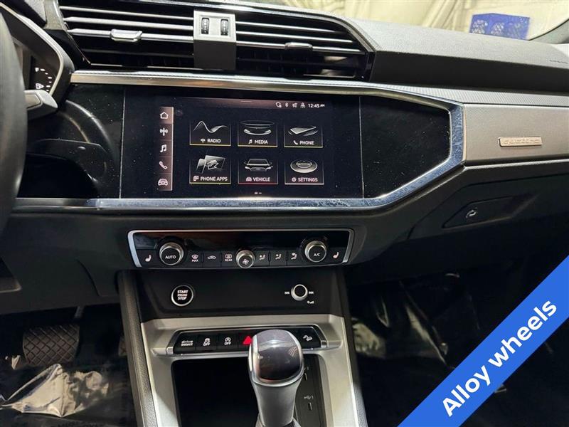 Audi Q3 S line Premium 45 TFSI quattro 2022 Audi Q3 S line Premium 45 TFSI quattro 2022