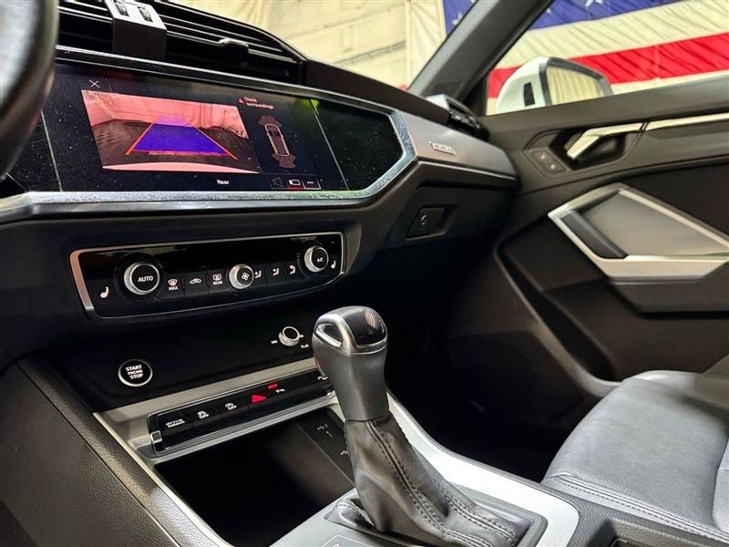 Audi Q3 S line Premium 45 TFSI quattro 2022 Audi Q3 S line Premium 45 TFSI quattro 2022