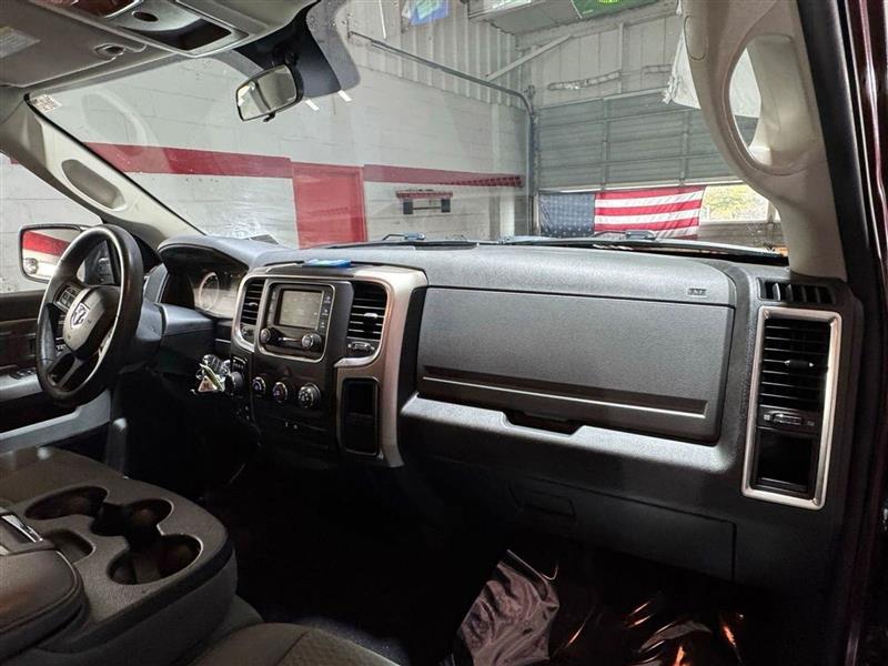 RAM 1500 SLT 4x4 Quad Cab 6'4" Box 2018 RAM 1500 SLT 4x4 Quad Cab 6'4" Box 2018