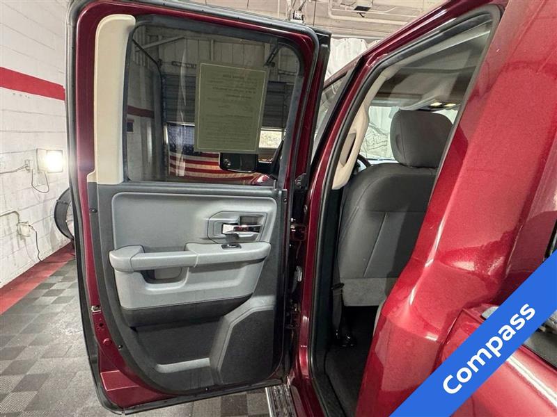 RAM 1500 SLT 4x4 Quad Cab 6'4" Box 2018 RAM 1500 SLT 4x4 Quad Cab 6'4" Box 2018