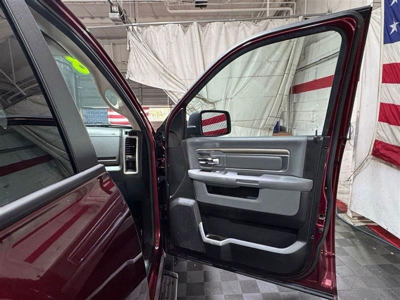 RAM 1500 SLT 4x4 Quad Cab 6'4" Box 2018 RAM 1500 SLT 4x4 Quad Cab 6'4" Box 2018