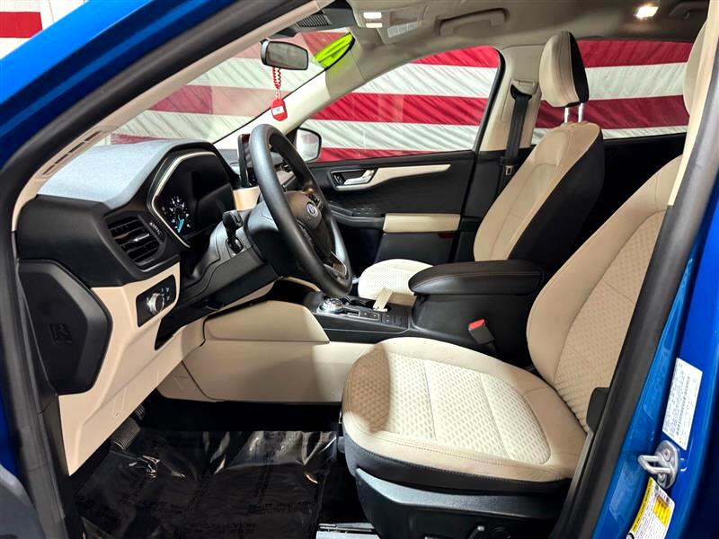 2020 Ford Escape SE photo 9