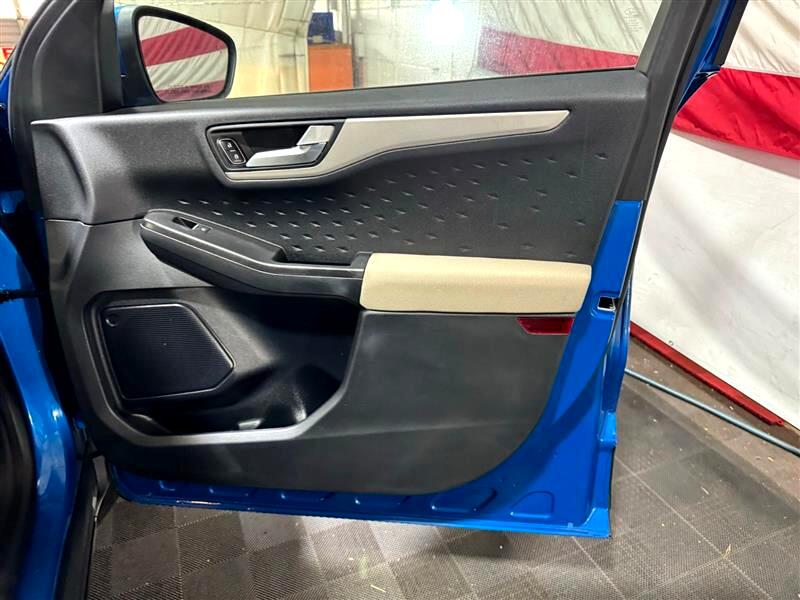 2020 Ford Escape SE photo 11
