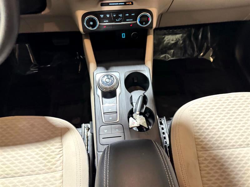 2020 Ford Escape SE photo 16