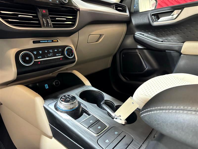 2020 Ford Escape SE photo 21