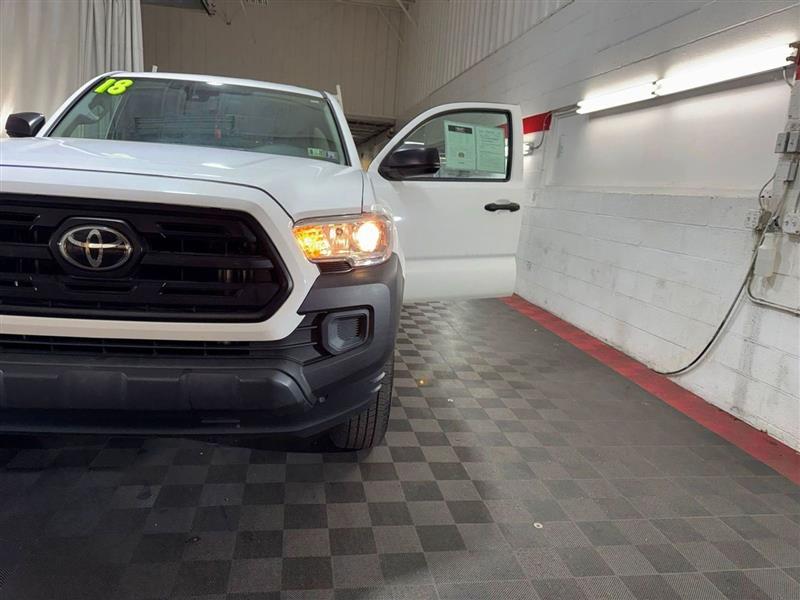 Toyota Tacoma SR5 Access Cab 6' Bed I4 4x2 AT (Natl) 2018 Toyota Tacoma SR5 Access Cab 6' Bed I4 4x2 AT (Natl) 2018