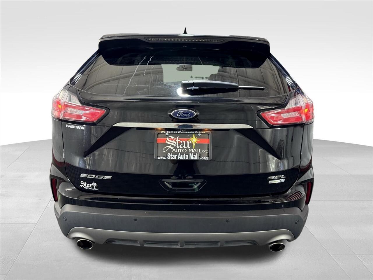 2020 Ford Edge SEL photo 3