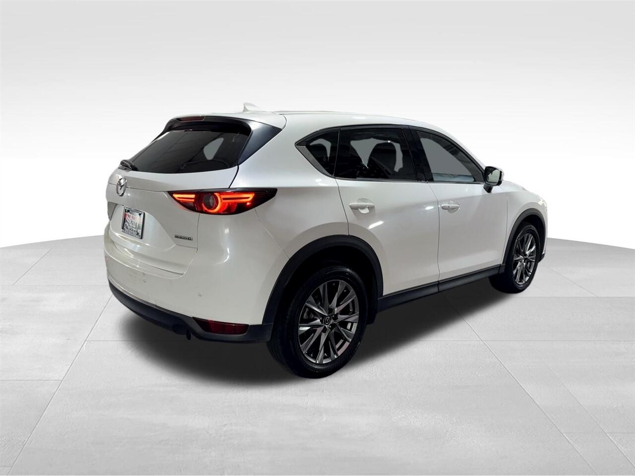 2021 Mazda CX-5 Signature photo 4