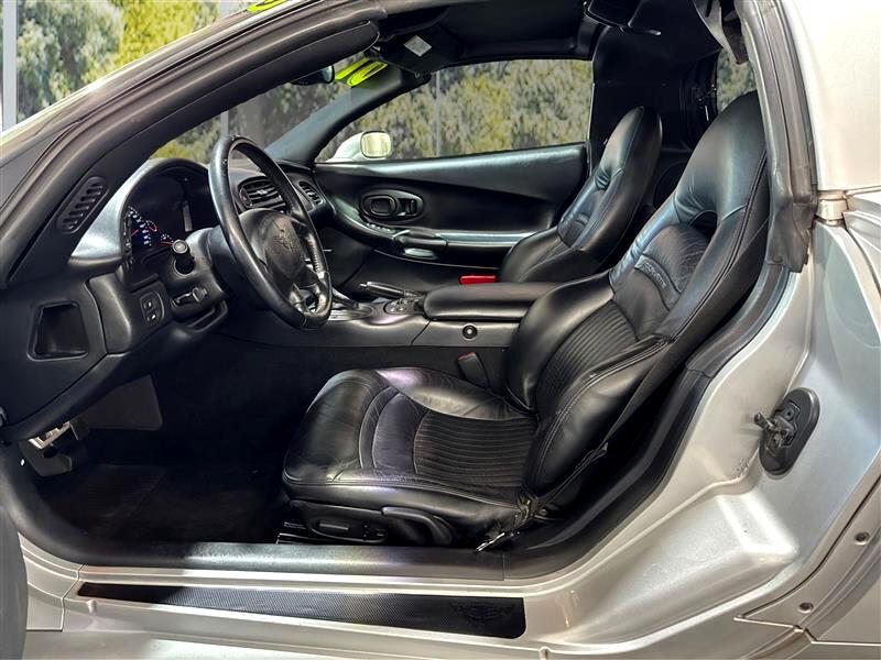 2001 Chevrolet Corvette Base photo 9