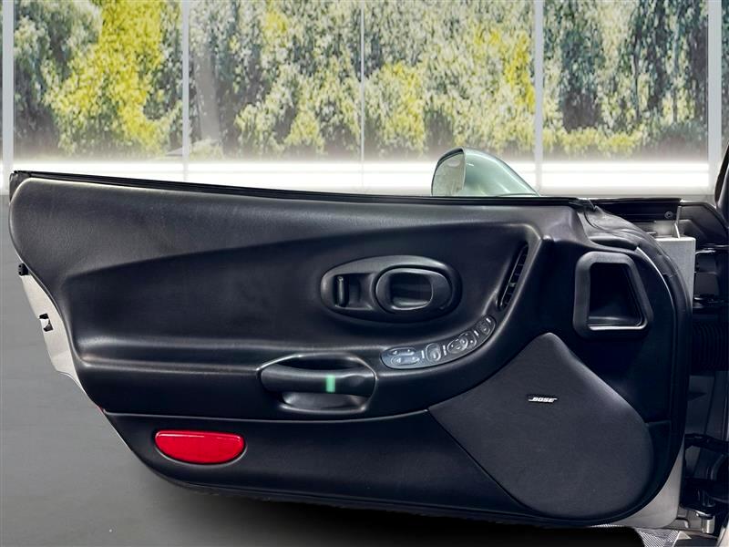 2001 Chevrolet Corvette Base photo 17