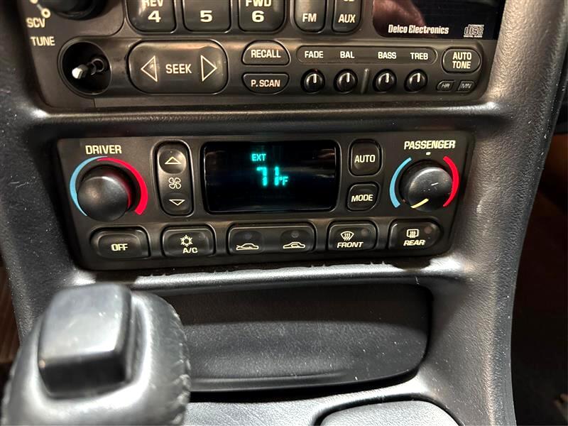 2001 Chevrolet Corvette Base photo 21