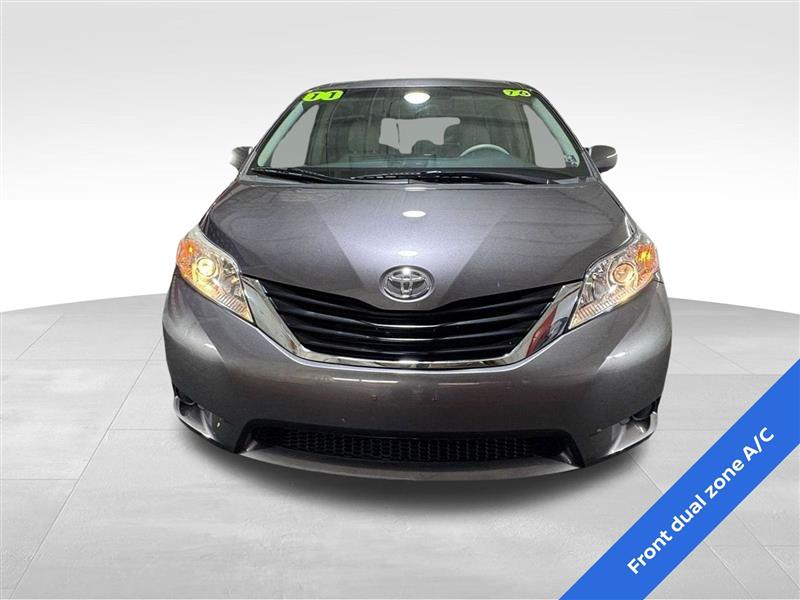 Toyota Sienna 5dr 7-Pass Van V6 LE FWD (Natl) 2011 Toyota Sienna 5dr 7-Pass Van V6 LE FWD (Natl) 2011