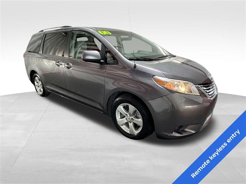 Toyota Sienna 5dr 7-Pass Van V6 LE FWD (Natl) 2011 Toyota Sienna 5dr 7-Pass Van V6 LE FWD (Natl) 2011