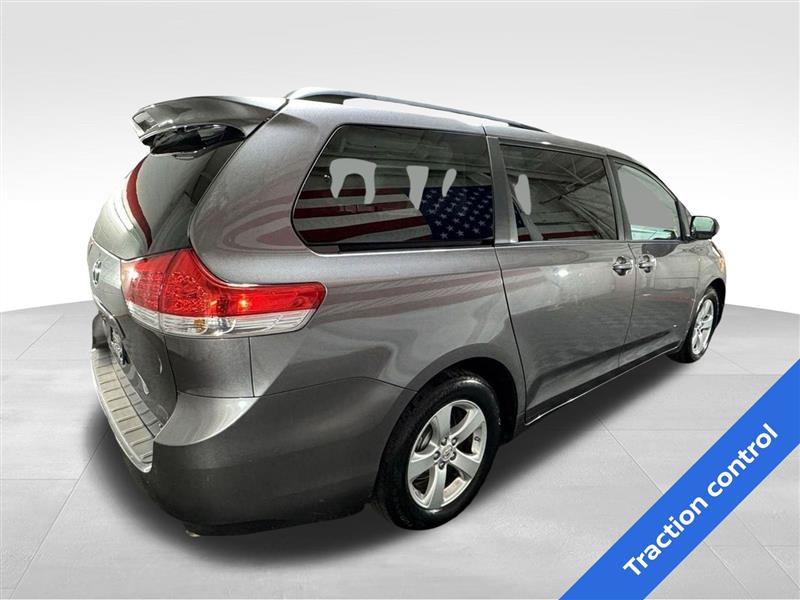 Toyota Sienna 5dr 7-Pass Van V6 LE FWD (Natl) 2011 Toyota Sienna 5dr 7-Pass Van V6 LE FWD (Natl) 2011