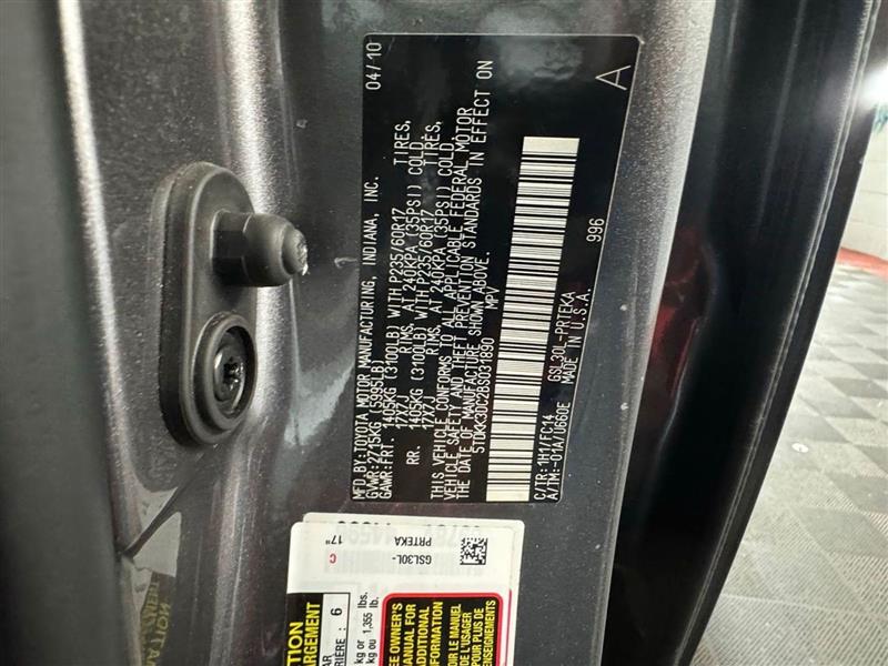 Toyota Sienna 5dr 7-Pass Van V6 LE FWD (Natl) 2011 Toyota Sienna 5dr 7-Pass Van V6 LE FWD (Natl) 2011