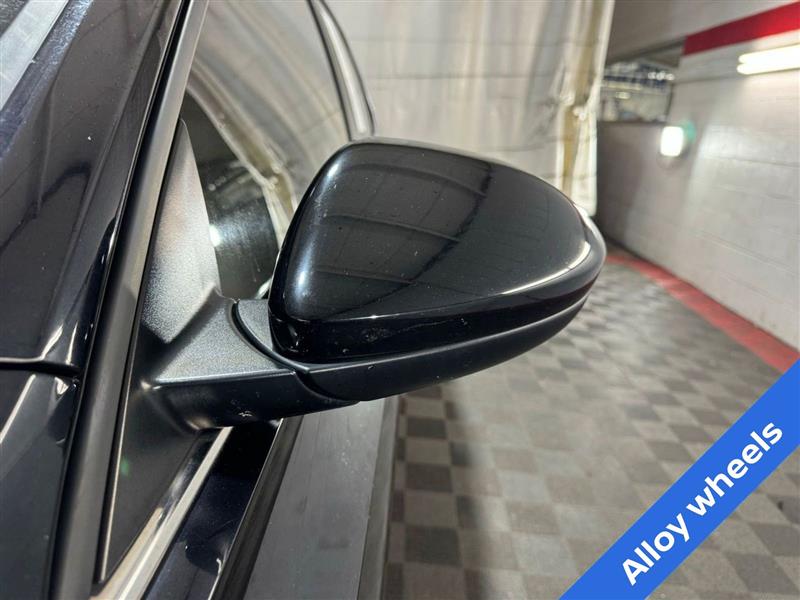 Volkswagen Jetta R-Line Auto w/SULEV 2019 Volkswagen Jetta R-Line Auto w/SULEV 2019