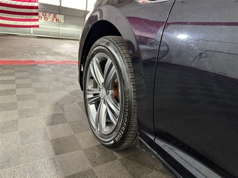 Volkswagen Jetta R-Line Auto w/SULEV 2019 Volkswagen Jetta R-Line Auto w/SULEV 2019