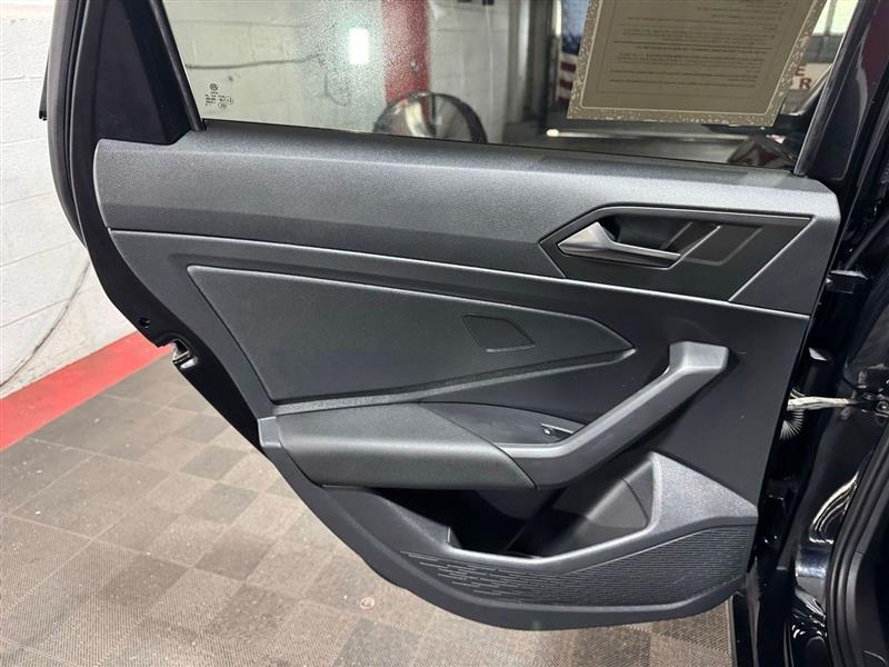 Volkswagen Jetta R-Line Auto w/SULEV 2019 Volkswagen Jetta R-Line Auto w/SULEV 2019