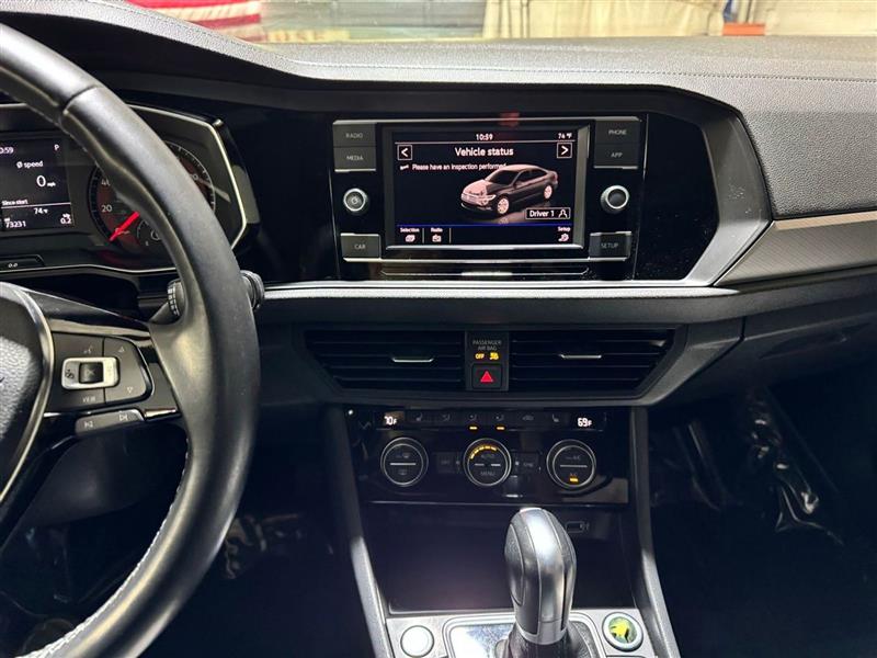 Volkswagen Jetta R-Line Auto w/SULEV 2019 Volkswagen Jetta R-Line Auto w/SULEV 2019