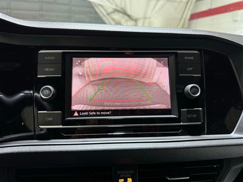 Volkswagen Jetta R-Line Auto w/SULEV 2019 Volkswagen Jetta R-Line Auto w/SULEV 2019
