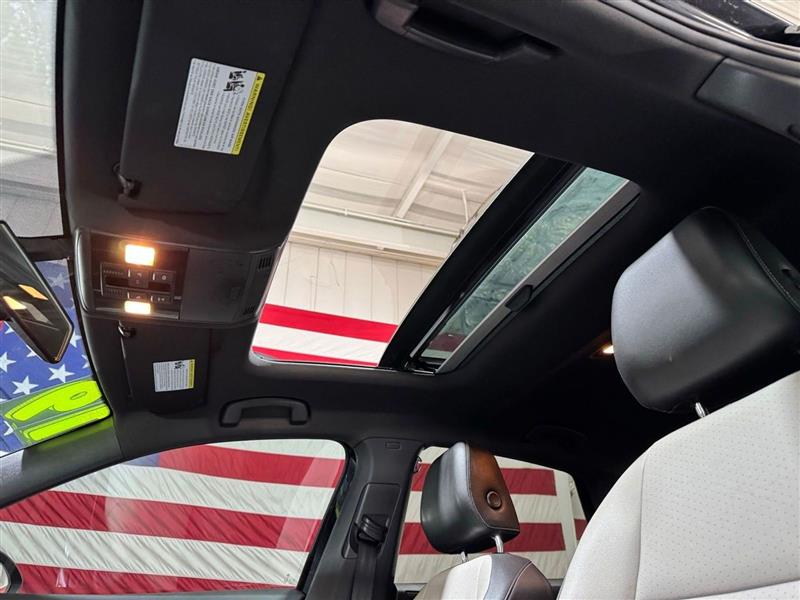 Volkswagen Jetta R-Line Auto w/SULEV 2019 Volkswagen Jetta R-Line Auto w/SULEV 2019