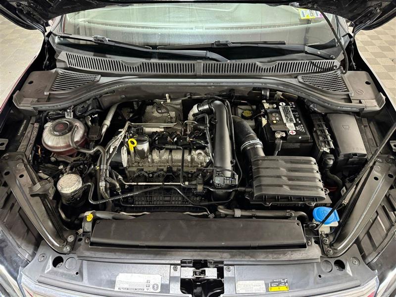 Volkswagen Jetta R-Line Auto w/SULEV 2019 Volkswagen Jetta R-Line Auto w/SULEV 2019