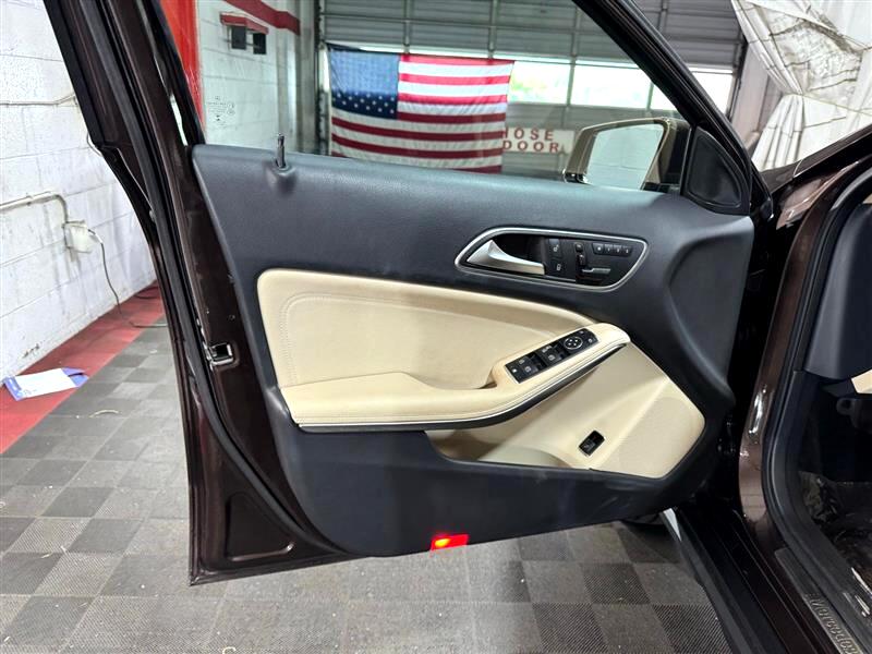 2015 Mercedes Benz GLA 250 photo 8
