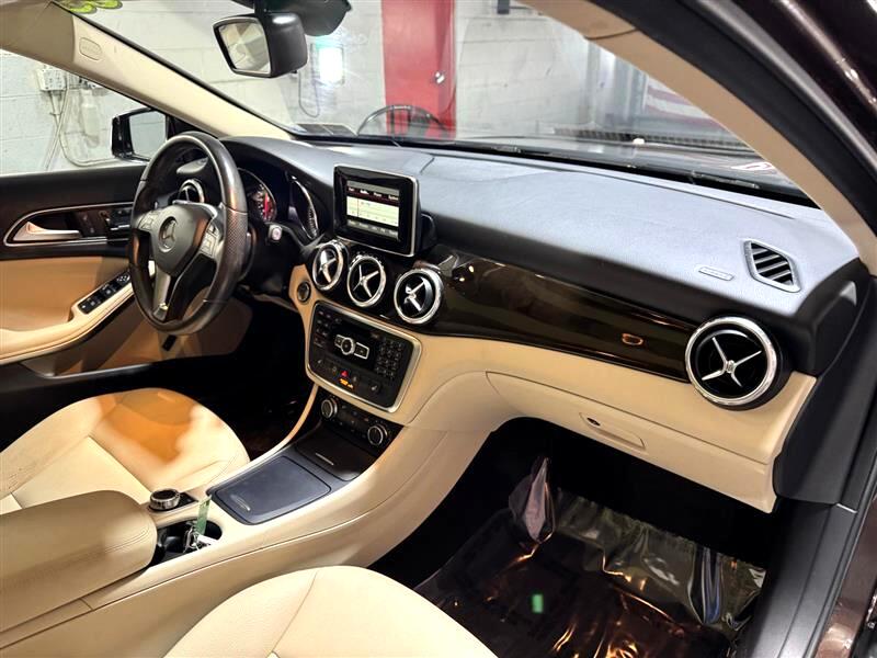 2015 Mercedes Benz GLA 250 photo 13