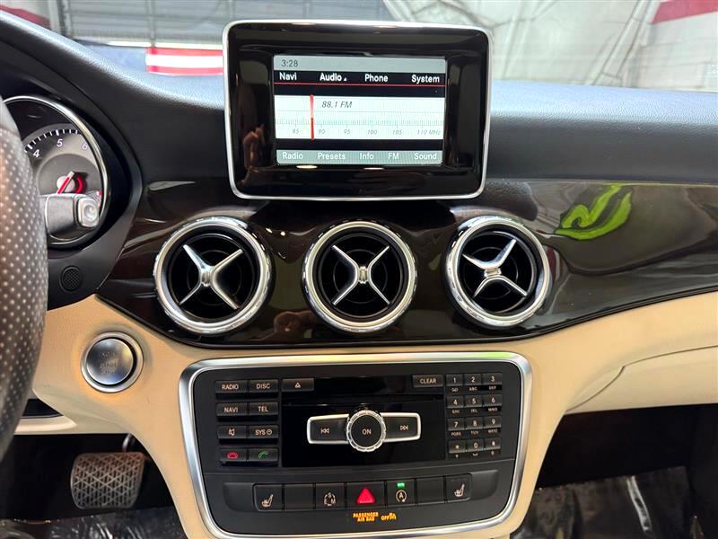 2015 Mercedes Benz GLA 250 photo 20