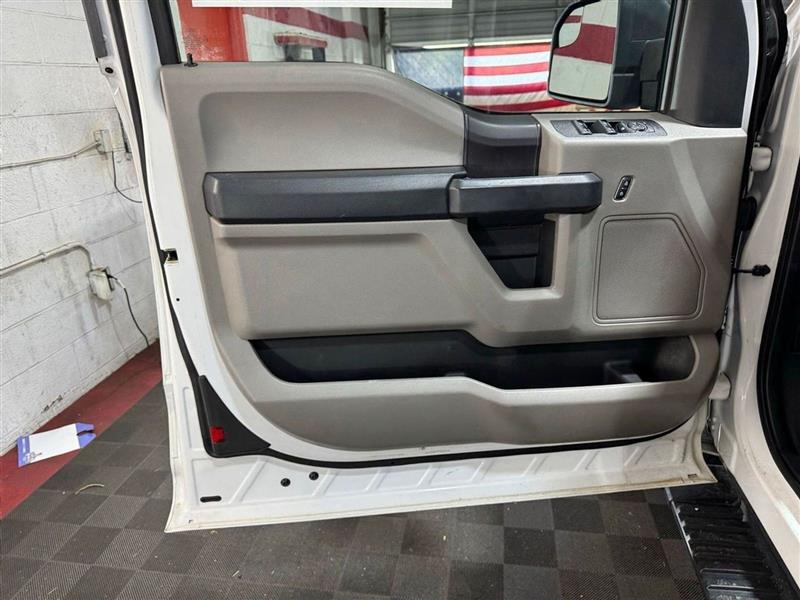 Ford F-150 Lariat 4WD SuperCab 6.5' Box 2019 Ford F-150 Lariat 4WD SuperCab 6.5' Box 2019