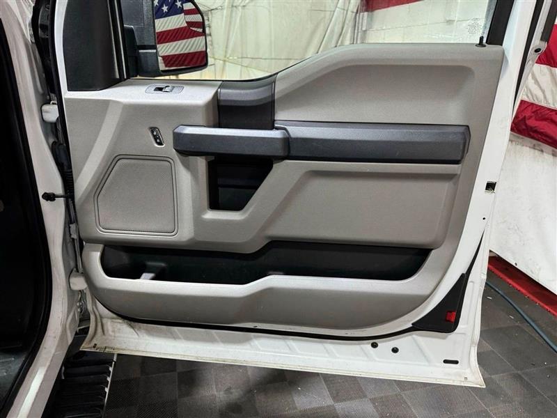 Ford F-150 Lariat 4WD SuperCab 6.5' Box 2019 Ford F-150 Lariat 4WD SuperCab 6.5' Box 2019