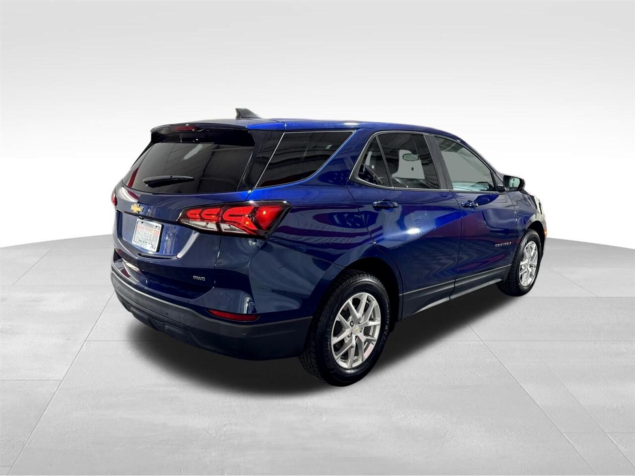 2022 Chevrolet Equinox LS photo 4