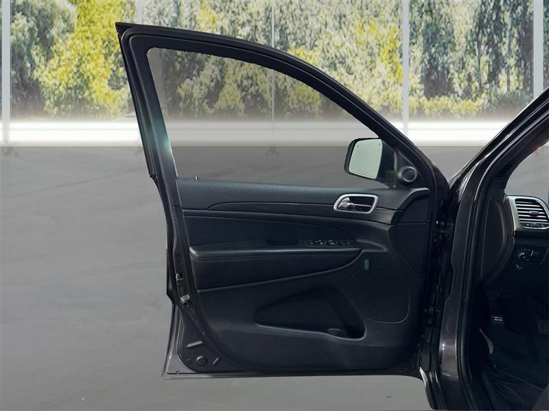 Jeep Grand Cherokee Laredo 4WD 2020 Jeep Grand Cherokee Laredo 4WD 2020