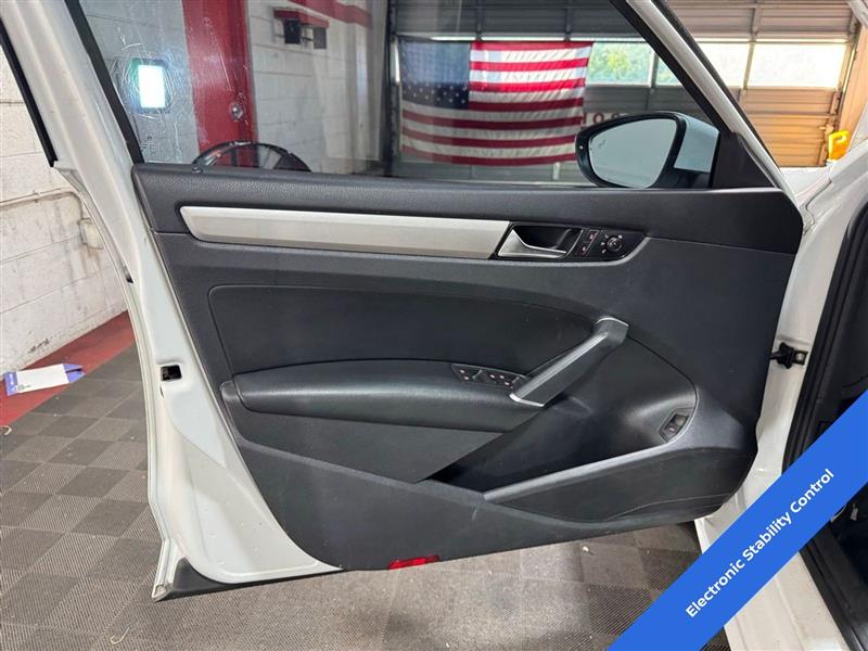 Volkswagen Passat SE 2021 Volkswagen Passat SE 2021
