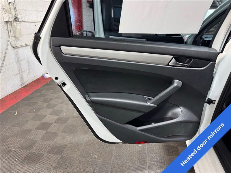 Volkswagen Passat SE 2021 Volkswagen Passat SE 2021