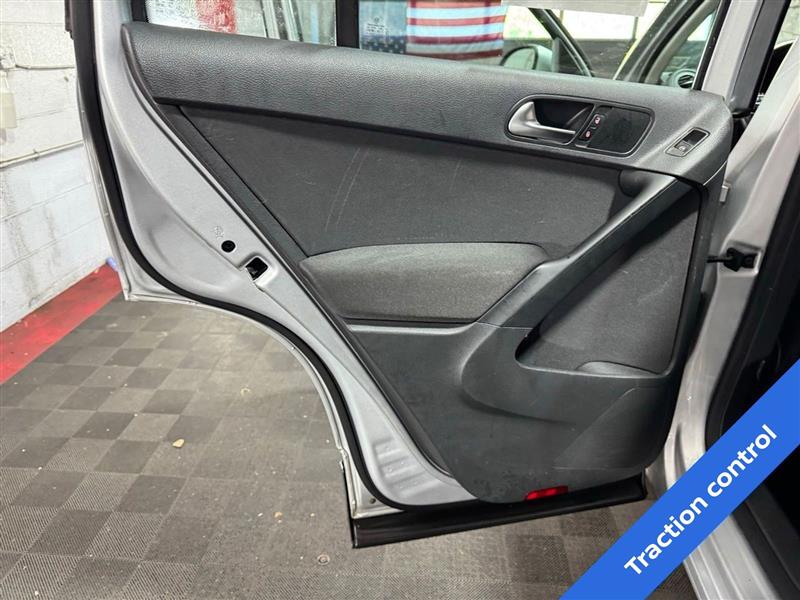 Volkswagen Tiguan S 4Motion 2015 Volkswagen Tiguan S 4Motion 2015