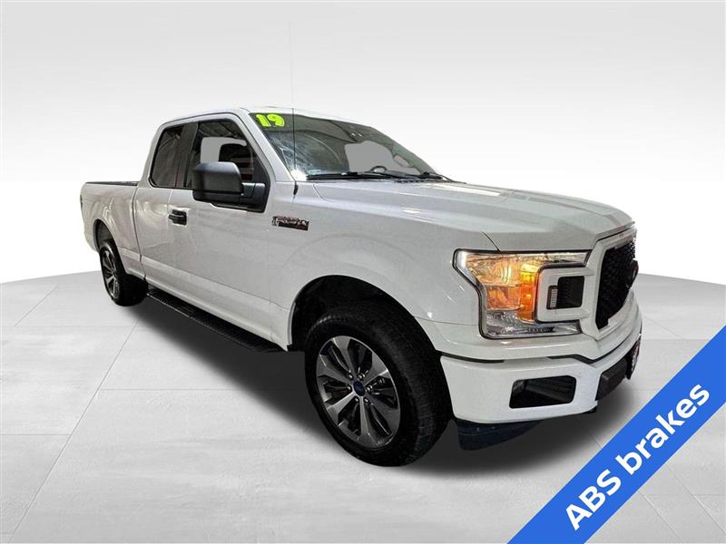 Ford F-150 XL SuperCab 8-ft. Bed 4WD 2019 Ford F-150 XL SuperCab 8-ft. Bed 4WD 2019
